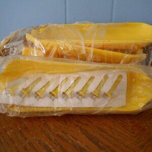 Corn on Cob Trays & Picks Bundle & Butter Spreader